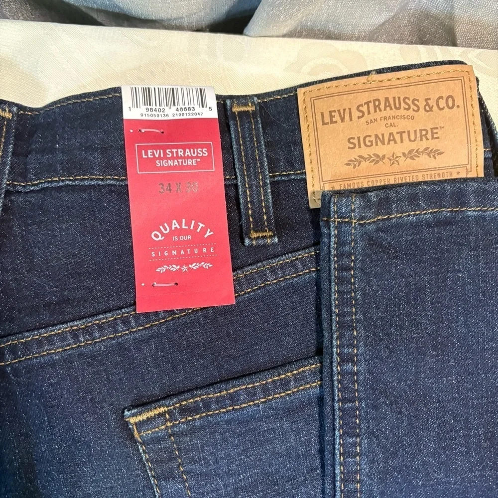 NWT- Levi's Men's Dark Indigo Bootcut Jeans